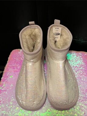 NWT PINK Victoria's Secret Iridescent Sequin Plush Short Booties